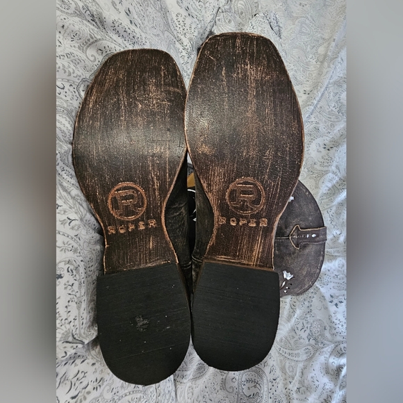 Roper 10.5 Metallic Underlay Boots EUC Tan Silver Cowgirl Like New - Picture 5 of 12